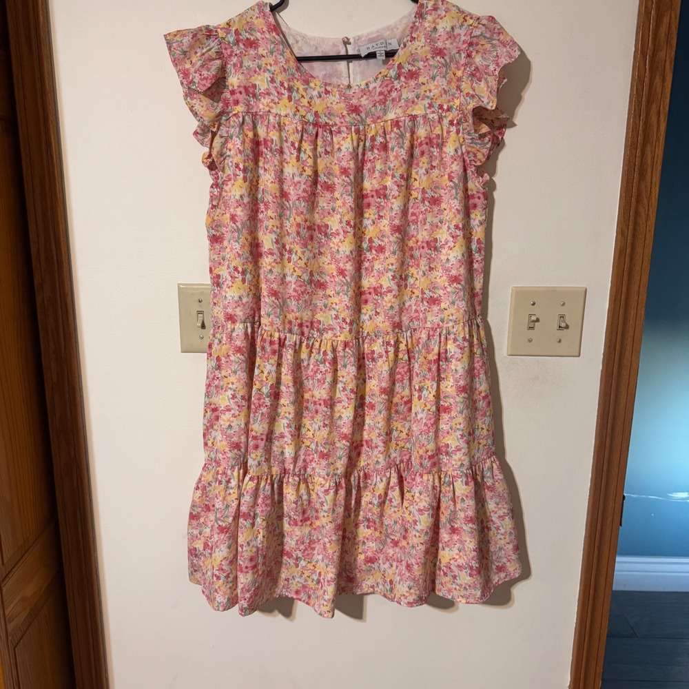Hayden Chic Floral Ruffle Sleeve Tiered Dress Women's Summer Casual Party size L